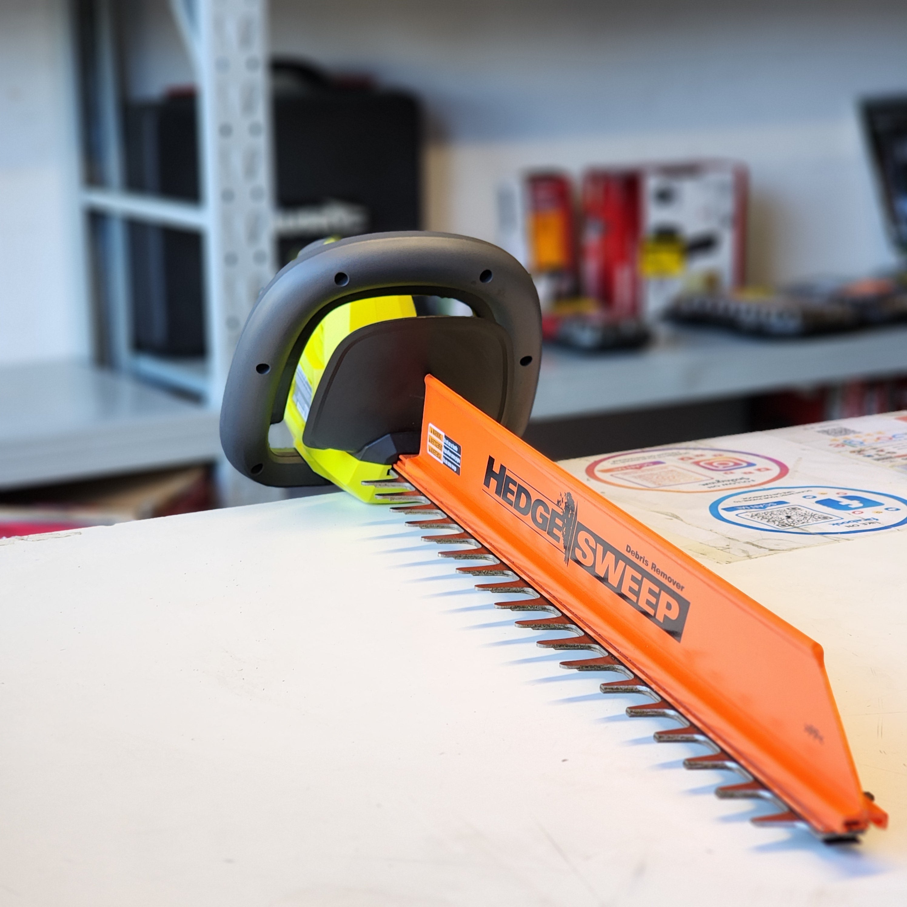 40V 24in.Cordless Battery Hedge Trimmer with 2 .0 ah