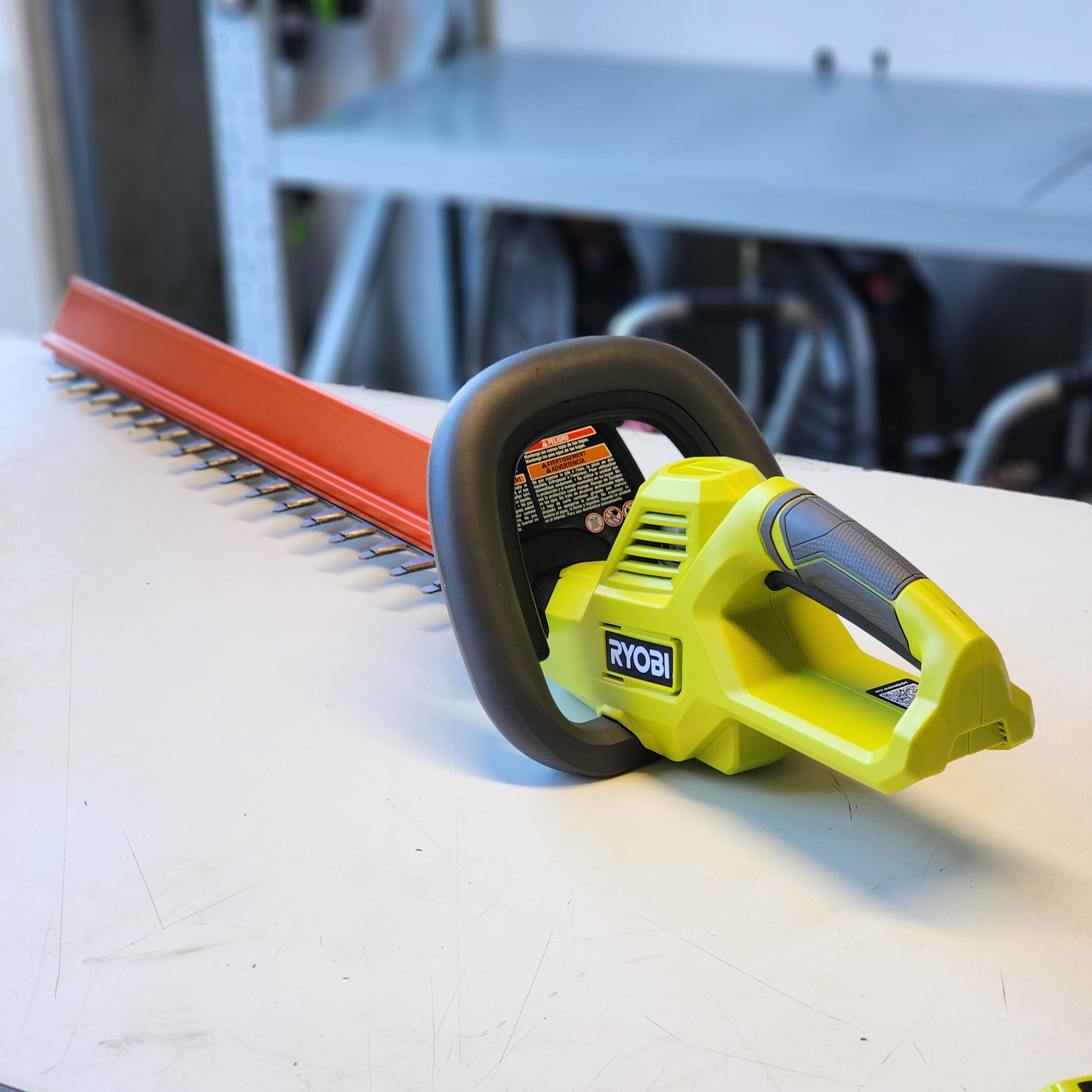 40V 24in.Cordless Battery Hedge Trimmer with 2 .0 ah