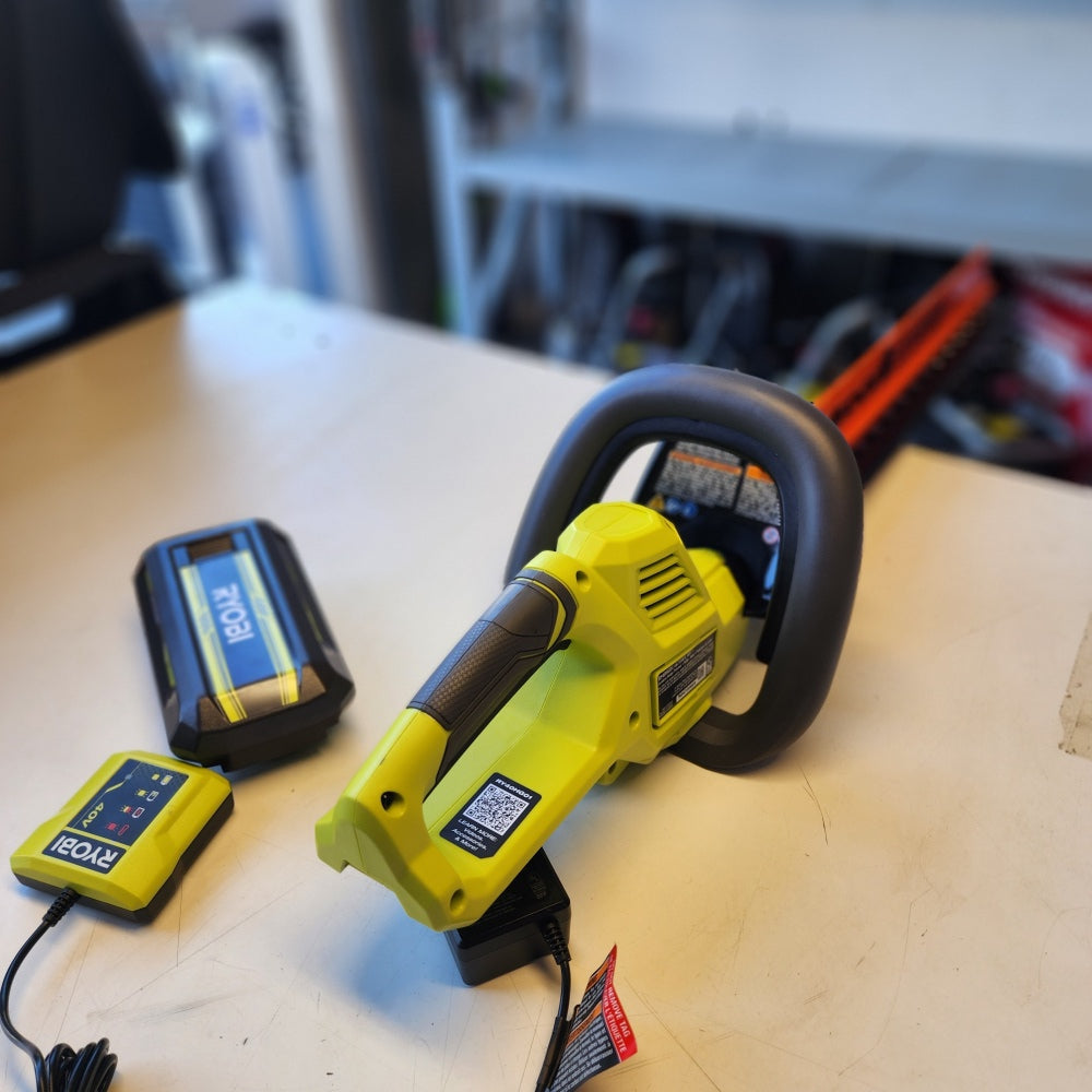 40V 24in.Cordless Battery Hedge Trimmer with 2 .0 ah