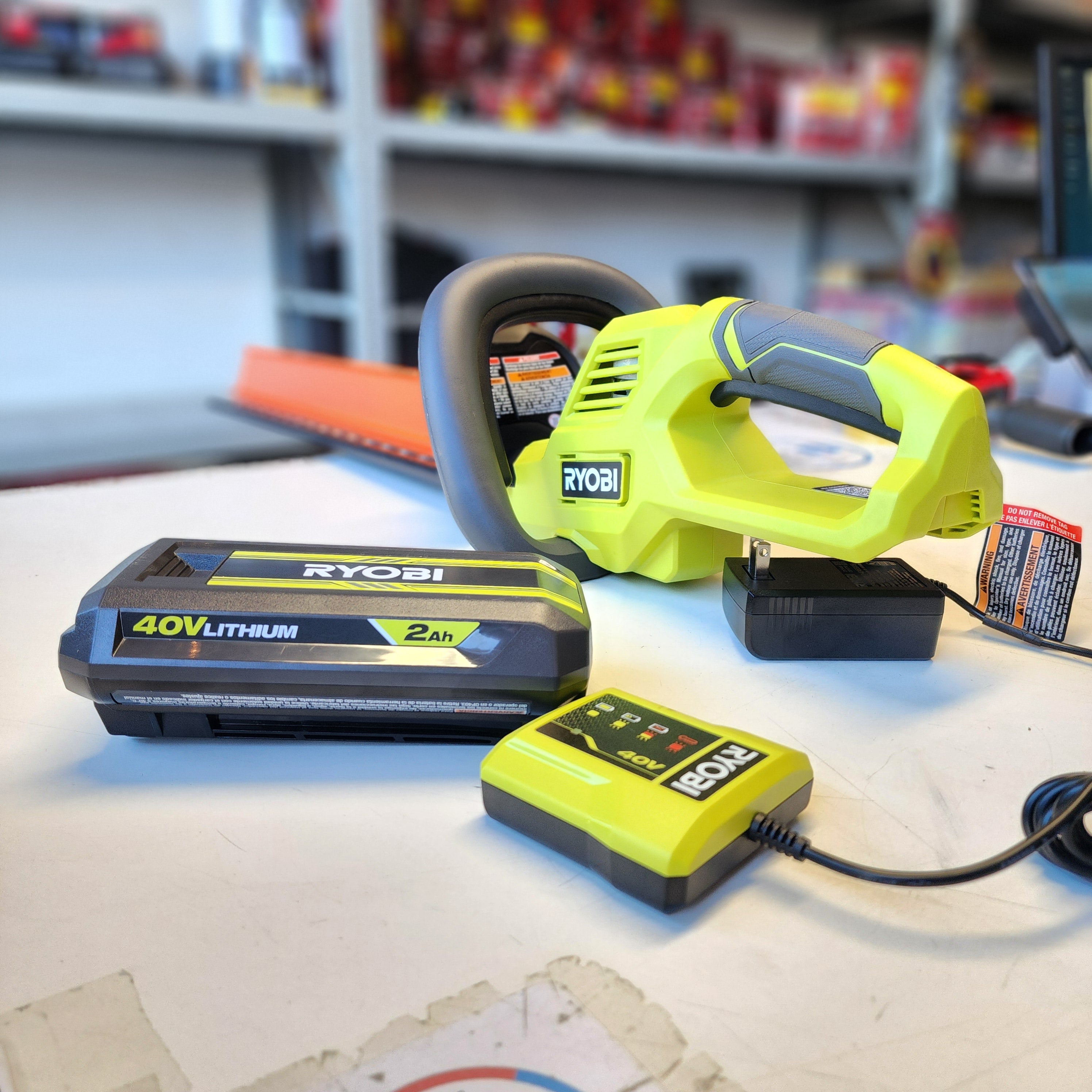 40V 24in.Cordless Battery Hedge Trimmer with 2 .0 ah