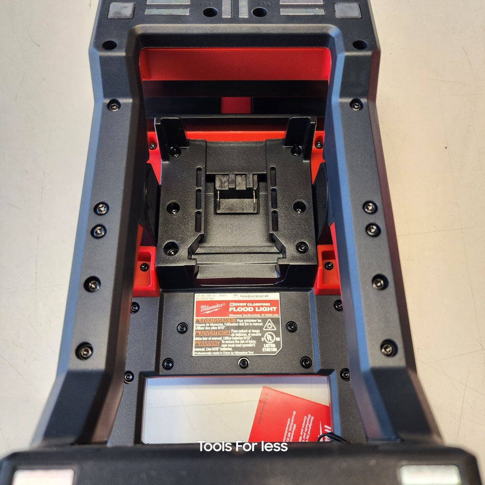 MILWAUKEE M18 18-VOLT 2000 LUMENS LITHIUM-ION CORDLESS