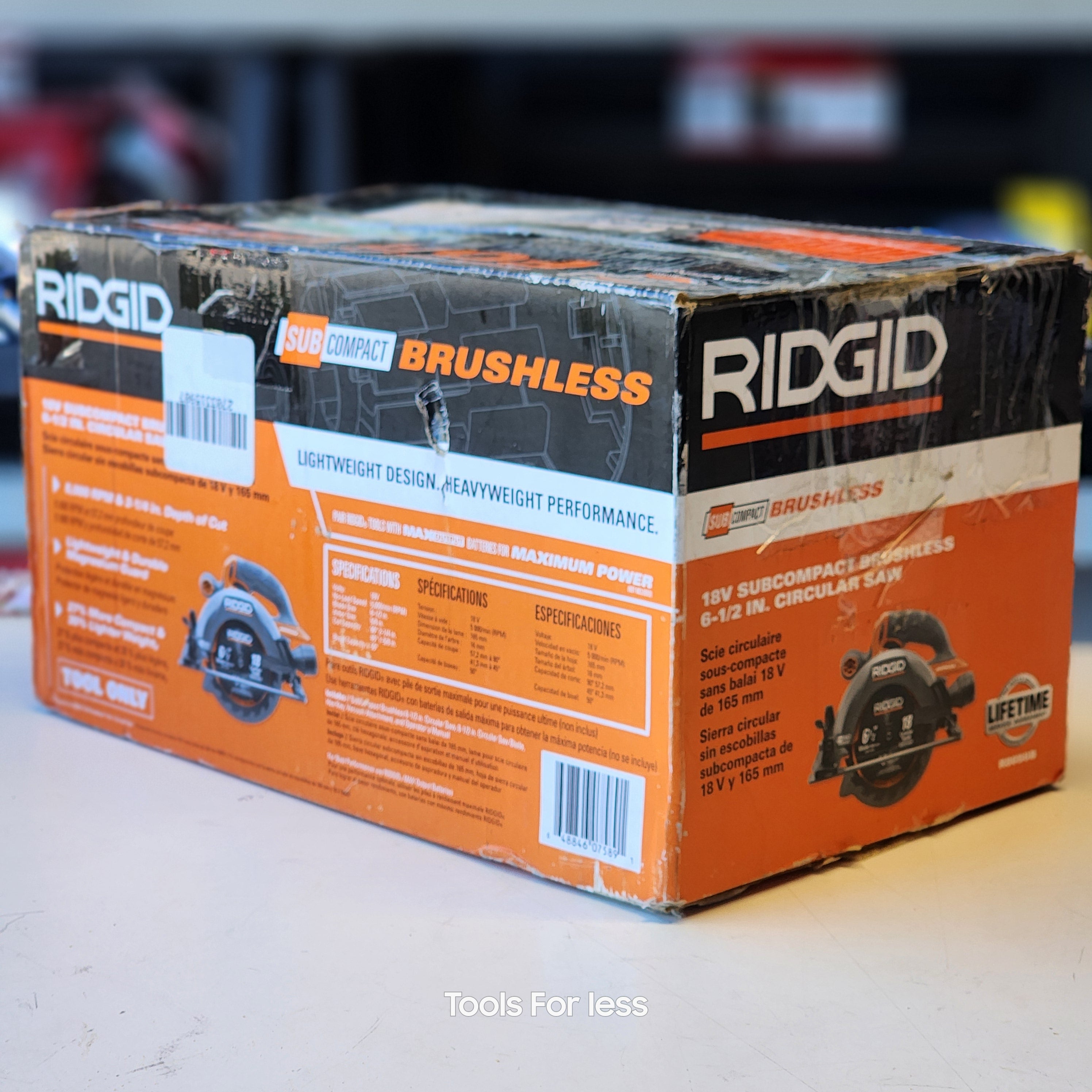 18V SubCompact Brushless Cordless 6-1/2 in. Circular Saw (R8656B)