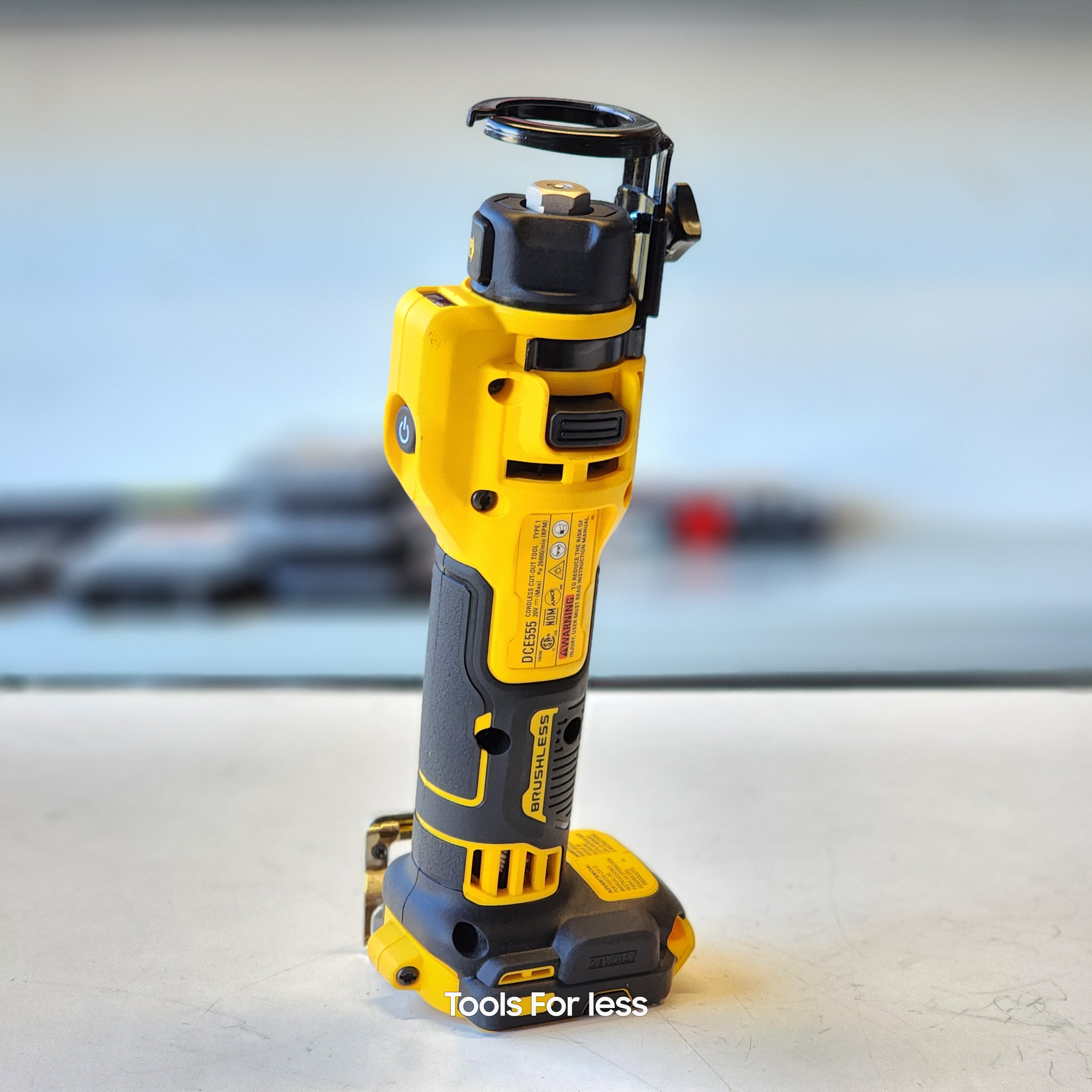 20V MAX Lithium-Ion Cordless Drywall Cut Out Rotary (DCE555D2)