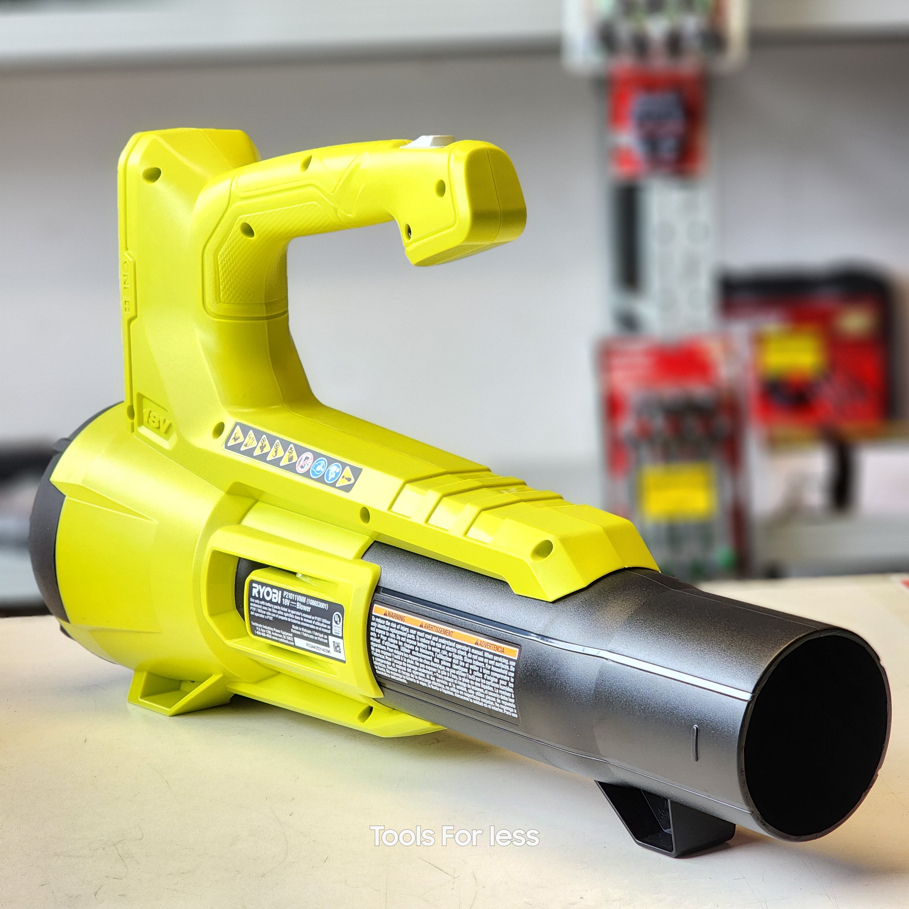 ONE+ 18V 90 MPH 250 CFM Cordless Battery Leaf Blower/Sweeper with Charger (P21011K)