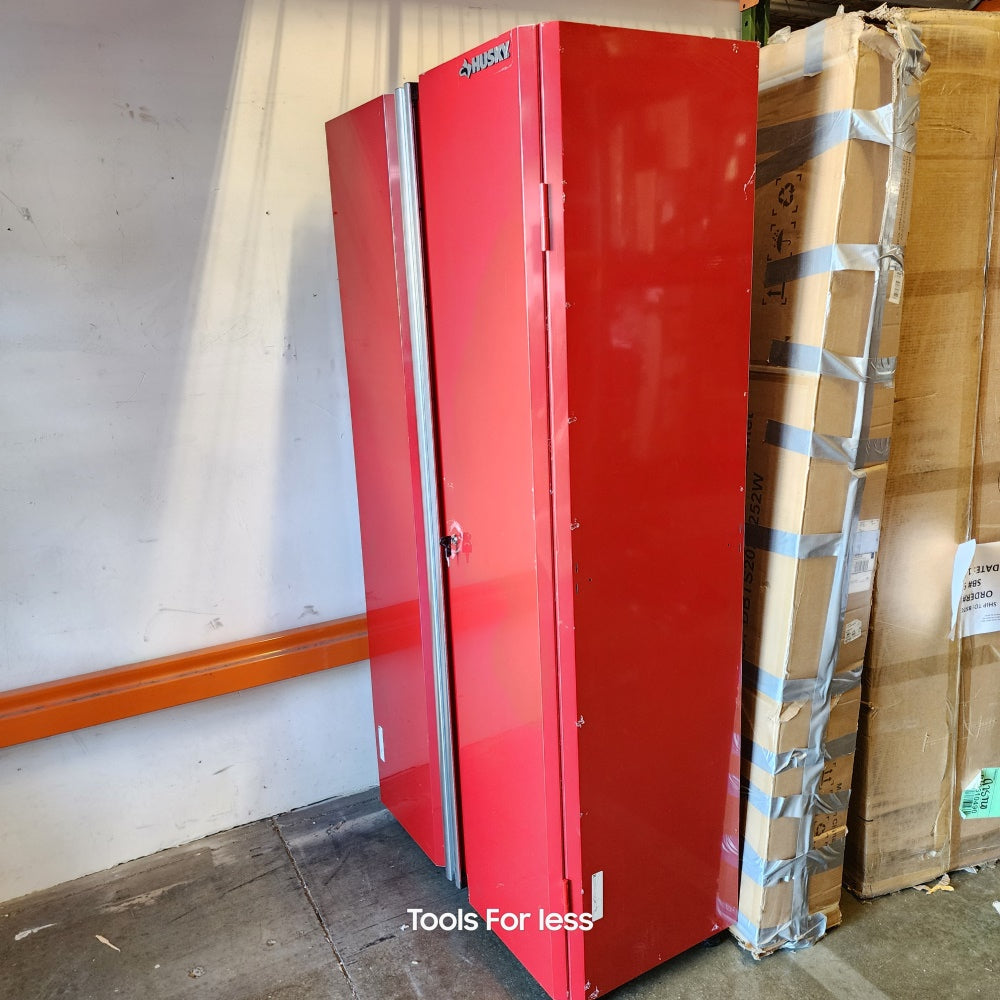 Ready to assemble 24-gauge steel free stand