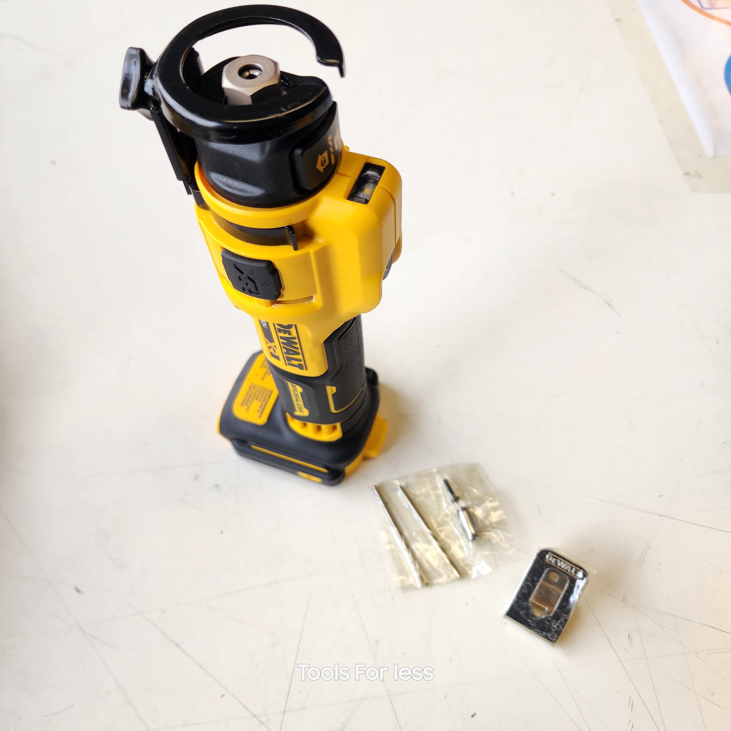 XR 20V Lithium-Ion Cordless Rotary Drywall Cut-Out Tool (Tool Only) (DCE555B)