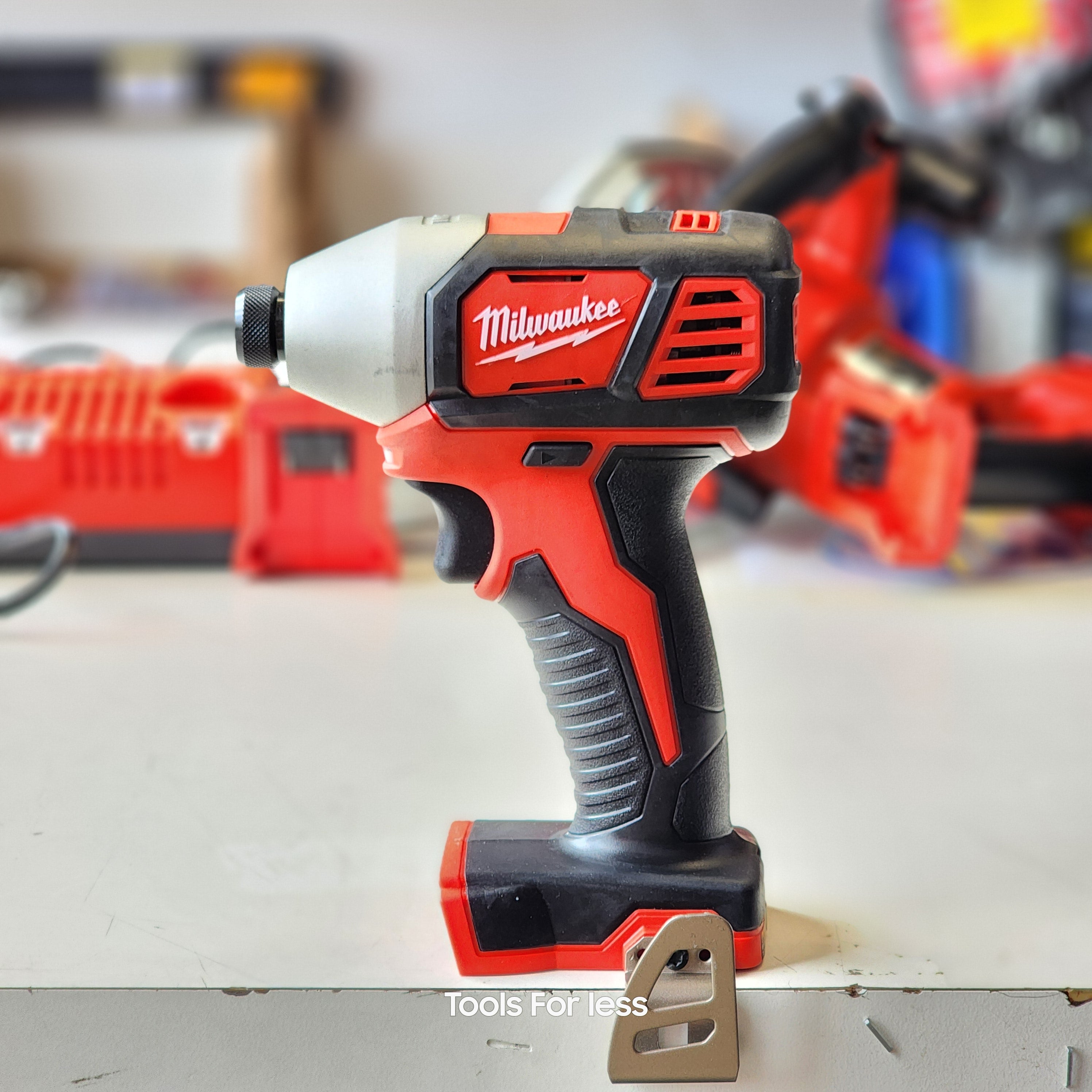 M18 18V Lithium-ion Cordless 1/4in Hex Impact