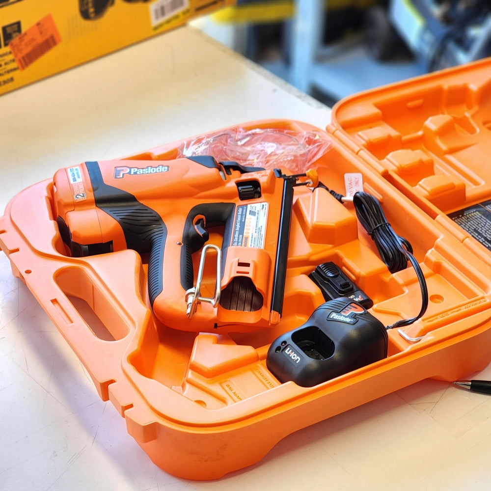 Lithium-ion Battery 16-gauge Angled Cordless Finished