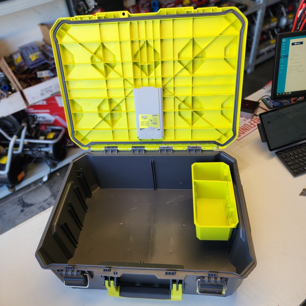 Link Medium Tool Box