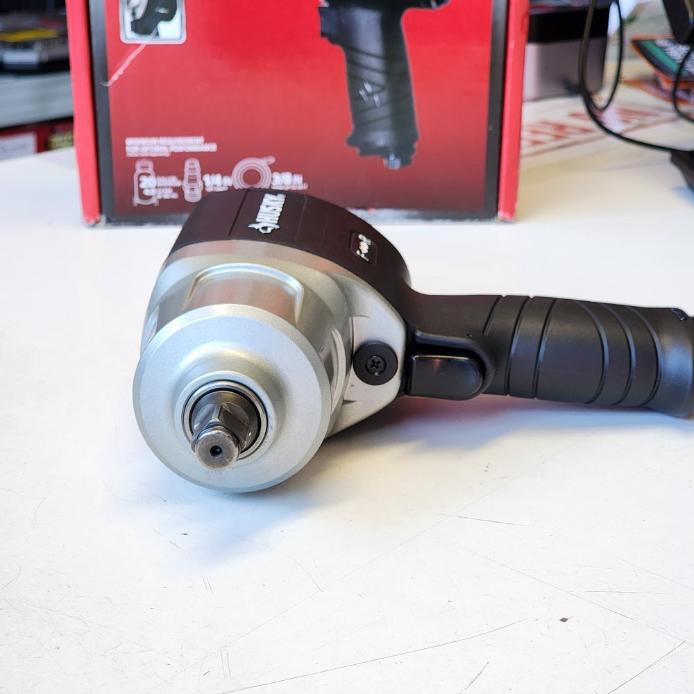 800 ft,/lbs 1/2 in. Impact Wrench