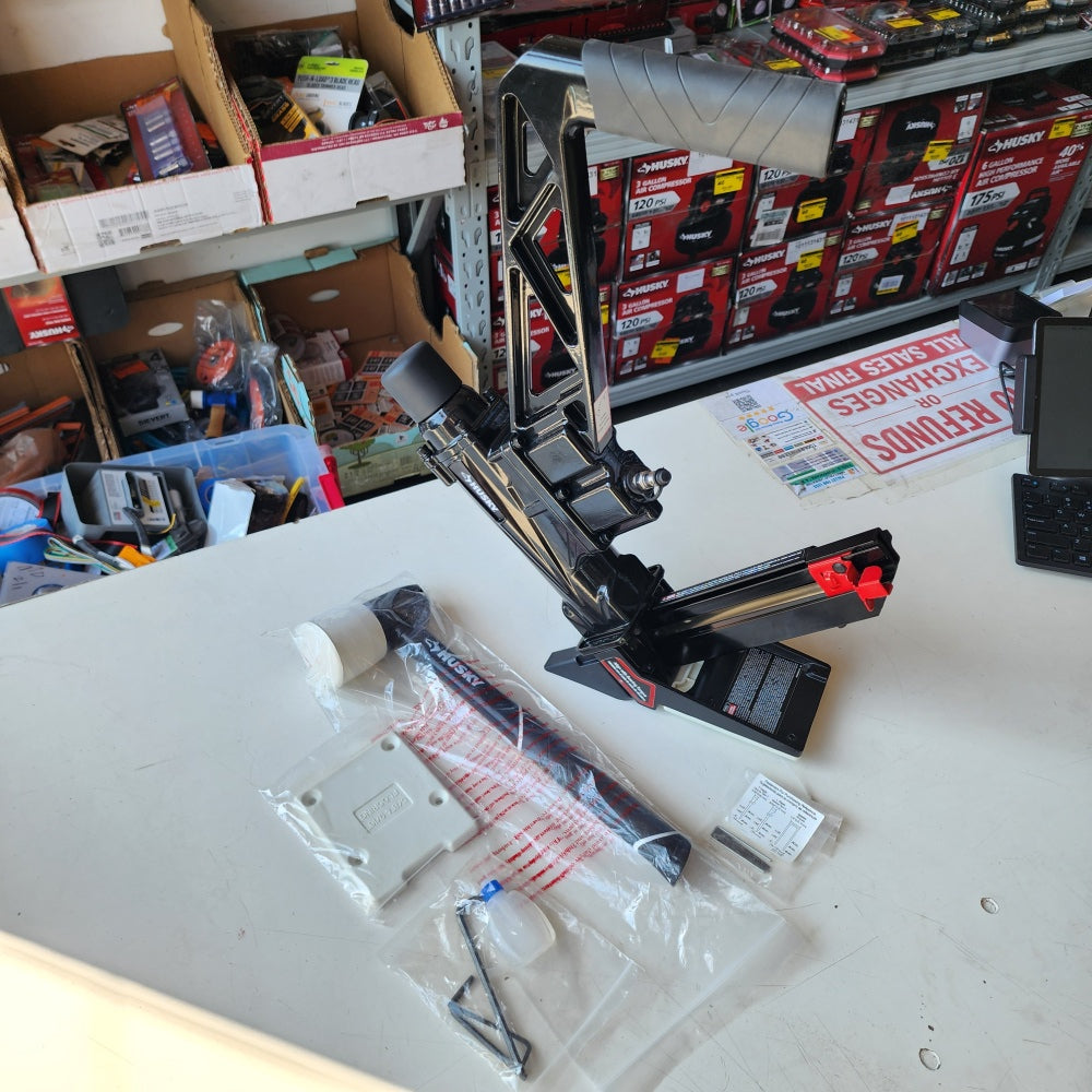 Pneumatic 3-in-1 15.5-Gauge and 16-Gauge 2in. Flooring