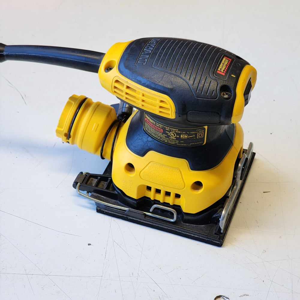 2.3 AMP Corded 1/4 Sheet Palm Grip Sander Kit With Compact