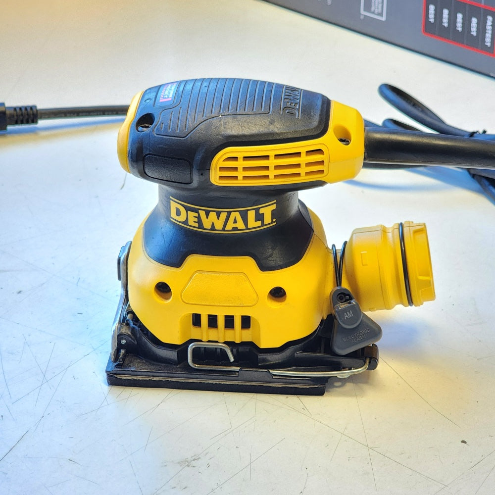 2.3 AMP Corded 1/4 Sheet Palm Grip Sander Kit With Compact