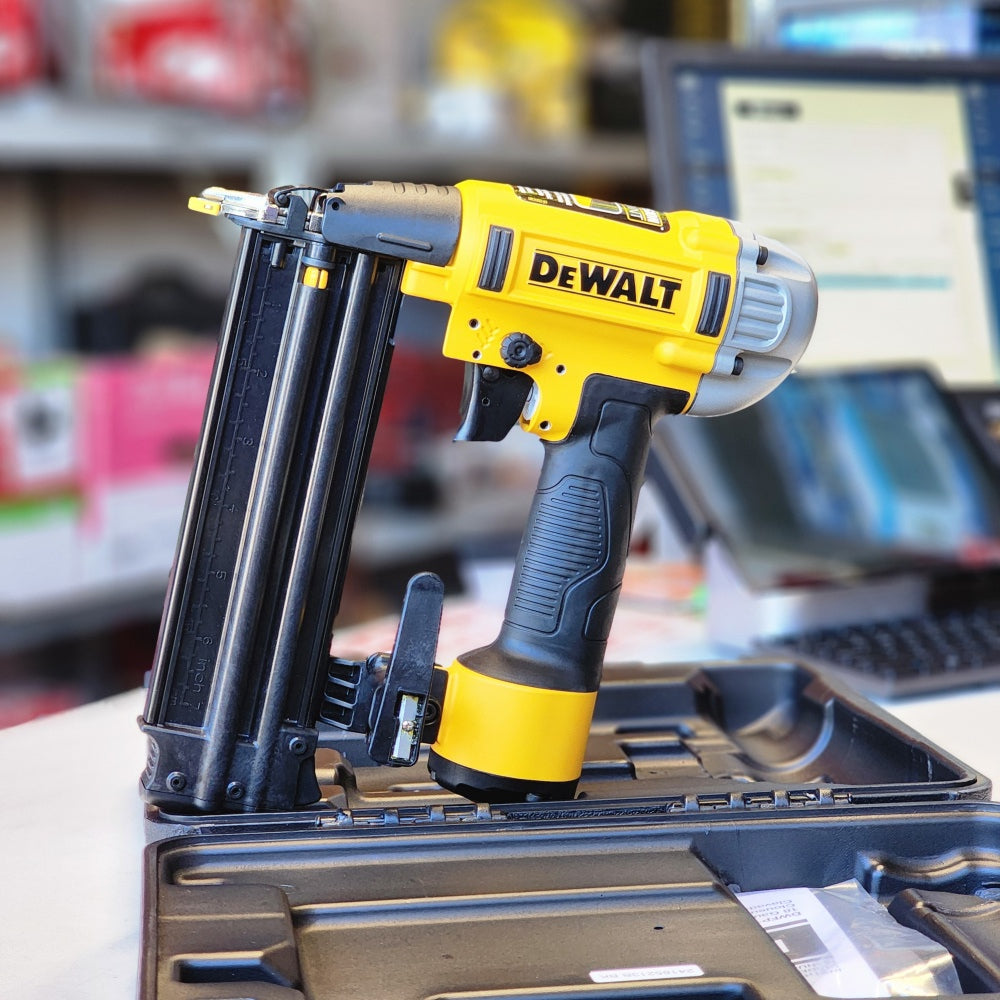 18-Gauge Pneumatic Brad Nailer