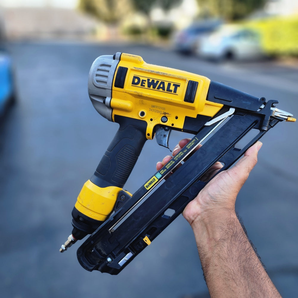 Pneumatic 15-Gauge DA Nailer