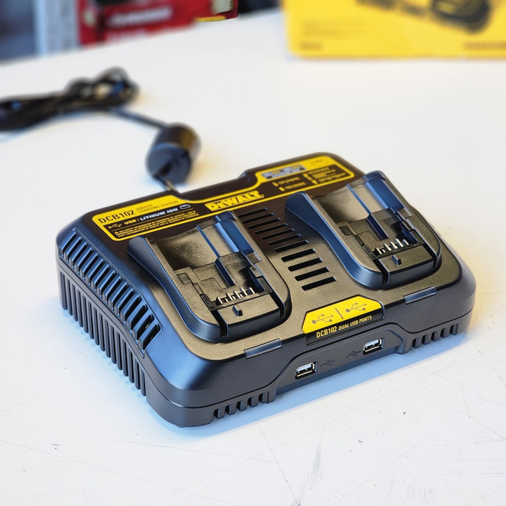 12V to 20V MAX Lithium-ion Dual Port Jobsite Charging