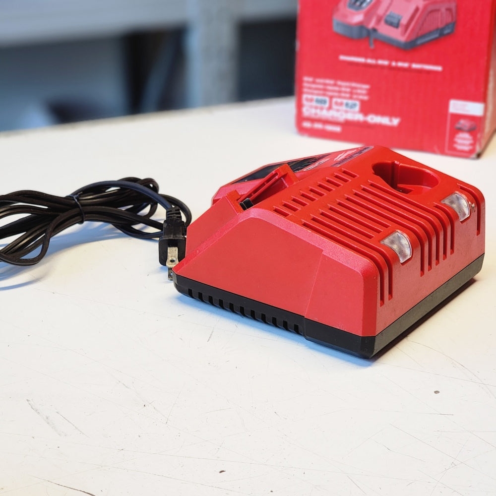 M12 and M18 12-Volt Lithium-ion Multi-Voltage charger Only