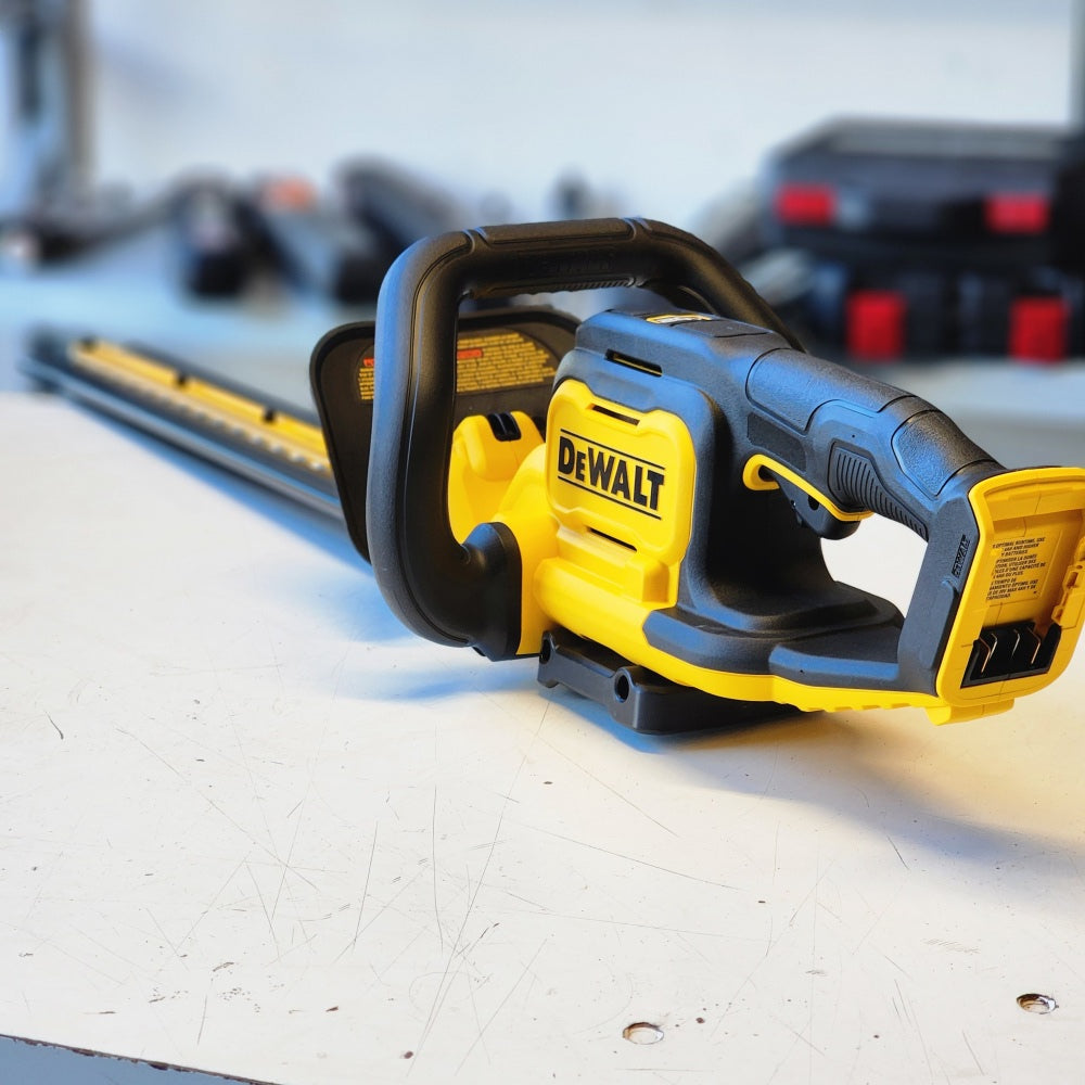 20V MAX 22 in. Cordless Battery Powered Hedge Trimmer